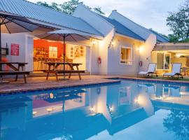 PheZulu Guest Lodge, chalet i Victoria Falls