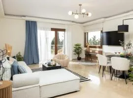 Champagne Sea View Apartment by BiNoBi!