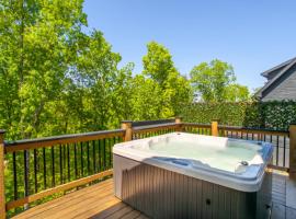 New Listing Promo! Heart Lake: Hot Tub & Game Room, hotel with parking in Dandridge