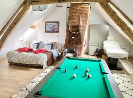 LOVE ROOM - Balnéo - Billard - Massage, appartement in Verton