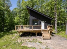 Lexie by Summer - Modern Rustic Tiny Home, hotel in Roscoe