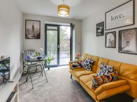 Luton Cozy & Lovely Stay for Contractors, lägenhet i Luton