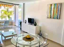 Tanife 310 - Playa del Ingles comfort Suite with Sunset view: Playa del Ingles'te bir tatil evi