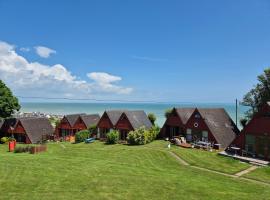 WOW! Amazing SEA VIEWS at Coastal chalet in Kingsdown Park with pool No 40, golf hotel in Kingsdown