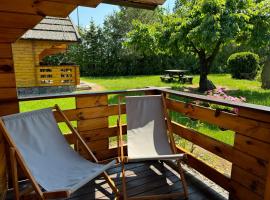 Domek Wakacyjny nr 1, hotel with jacuzzis in Wilkasy