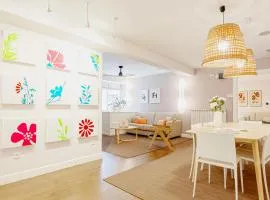 Heart of San Sebastian⎮Walk Score 99⎮3 Baths