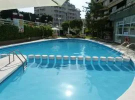 Salou, Port Aventura, piscina, a 80m del mar