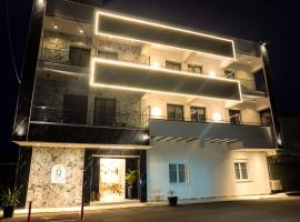 Hotel12, khách sạn ở Leptokaryá