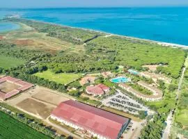 Hotel with swimming-pool in Arborea just 600 meters from the sea