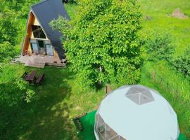 The Frog Glamping, holiday rental in Horezu