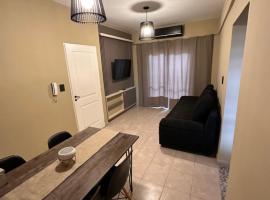 Apartamento Céntrico para 4 personas con Patio, hotell i Santiago del Estero