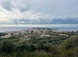 Neapolis Apartments: Palaiochora şehrinde bir otel