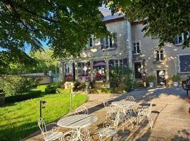 Chambres d'Hôtes Côté Parc-Côté Jardin avec parking privé gratuit, hotel in Nevers