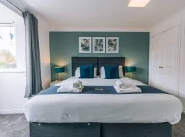 Spacious 5 bed house with free private parking, Bedlington, Northumberland