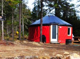 Yourte expérience Charlevoix, glamping site in La Malbaie