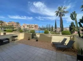 Stunning 2 bedroom ground floor apartment with garden