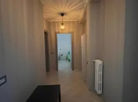 Lady's home