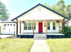 Lawton Comfortable 2-Bedroom Home near Fort Sill with free WiFi & Sleeps 4