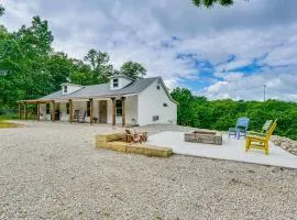 Pet-Friendly Lake Ozark Cabin with Fire Pit and Grill!