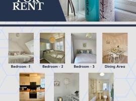 Modern 3BR 3 Bath Group Offers, apartment in Seacroft
