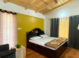 Leela's Nature Retreat Homestay، فندق مع موقف سيارات في Munsyari
