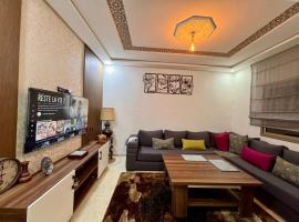 Serenity apartments, хотел в Азру