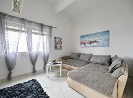 Apartment Ražanac Nikola 2