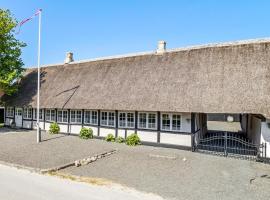 Nice Home In Sams With Kitchen: Toftebjerg şehrinde bir kulübe