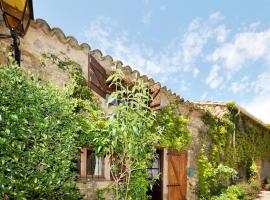 1 Bedroom Stunning Home In Assignan, hotel v destinaci Assignan