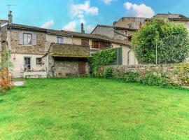 Beautiful Home In Plussin With Kitchen, hotel in Pélussin