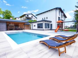 Cozy Home In Karlovac With Sauna, hotel em Karlovac