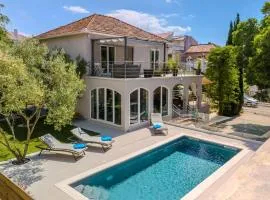 3 Bedroom Beautiful Home In Zadar