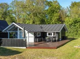 Cozy Home In Frrup With Kitchen