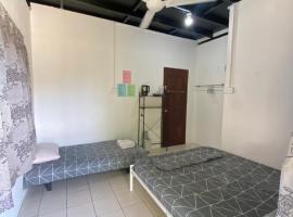 Julian Homestay, hotel em Tuaran