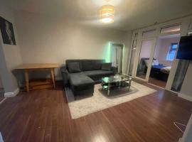 2 Bed, Garden Apartment, hotell sihtkohas Forest Hill