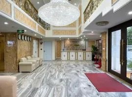 Khách sạn 3 sao Trung tâm Bãi Cháy