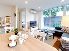 Brilliant Brighton Apt Private Garden Free Parking, hotel in Melbourne