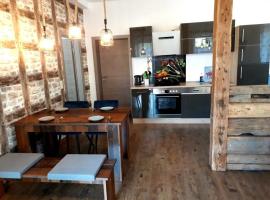 II "Old School" Comfortable holiday residence, Hotel in Reinhardtsdorf