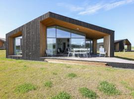 Tranquil holiday home with garden, holiday home in Wissenkerke