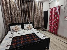 Lata Home Stay, quarto em acomodação popular em Haridwār
