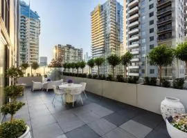 VAQUAY Valentino In Southbank