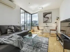 VAQUAY Verge In Brunswick East