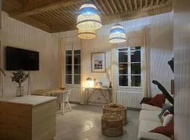 Bel appart, Clim, parking, 150m du Vieux Port, 50 m2