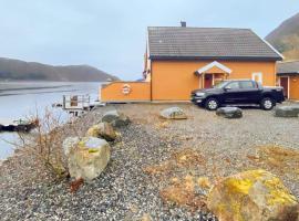 Holiday home Gursken III, вила в Larsnes