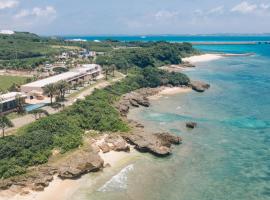 アヤンナ宮古島, hotel con alberca en Isla Miyako