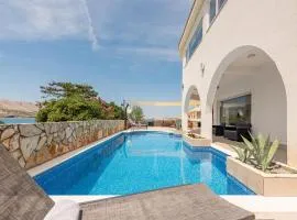 6 Bedroom Gorgeous Home In Pag