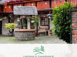 Landhaus Tannenhof، فندق في ليند