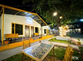 Tree House Cottage by Survottam Resort – hotel w mieście Rishikesh