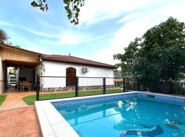 Casa rural VISTABLANCA a una sola planta con bonitas vistas y piscina - Junto a la capital y la Alhambra, селска къща в Сенес де ла Вега