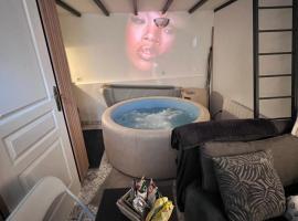 Maison spa, hotel v destinaci Soisy-sur-Seine